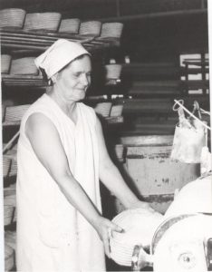 Pracovnice výroby chleba